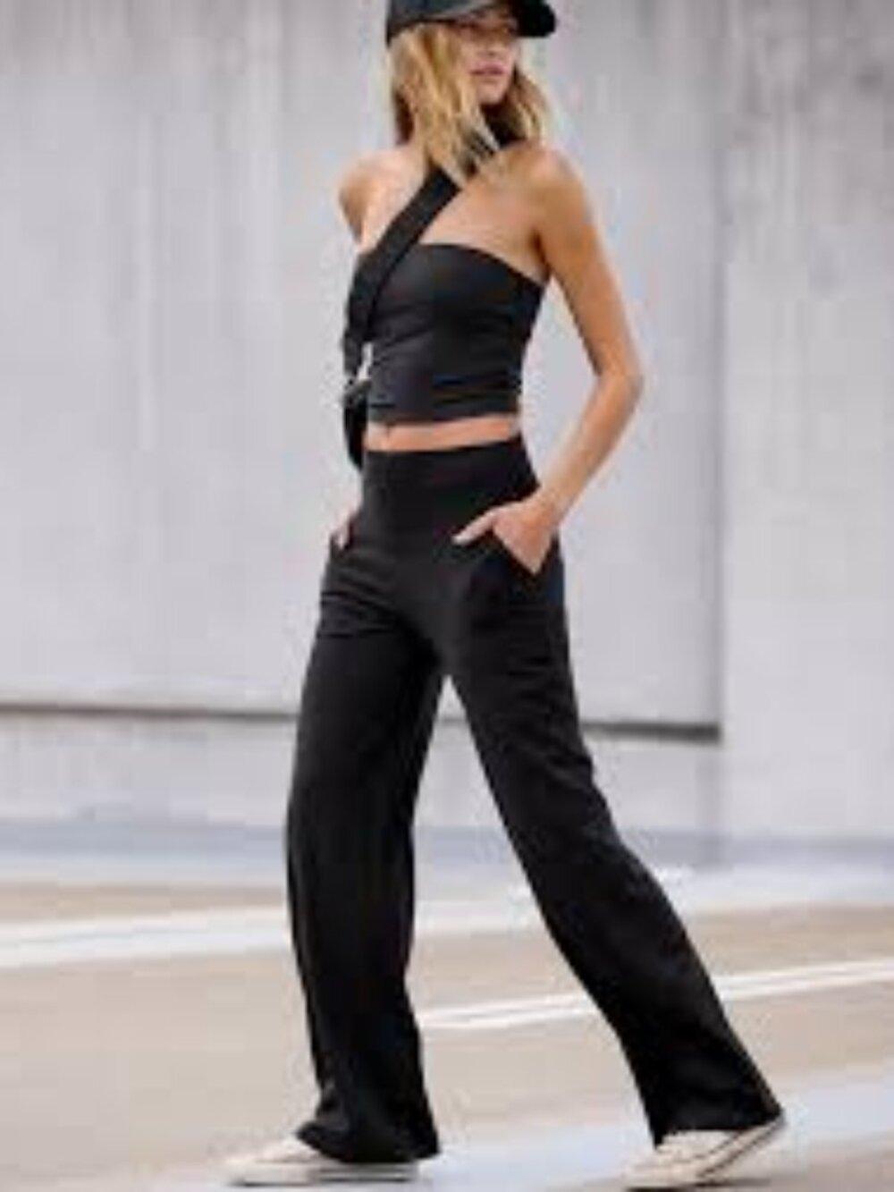 NWT: OFFLINE By Aerie Real Me XTRA High Waisted Trouser Size: XS